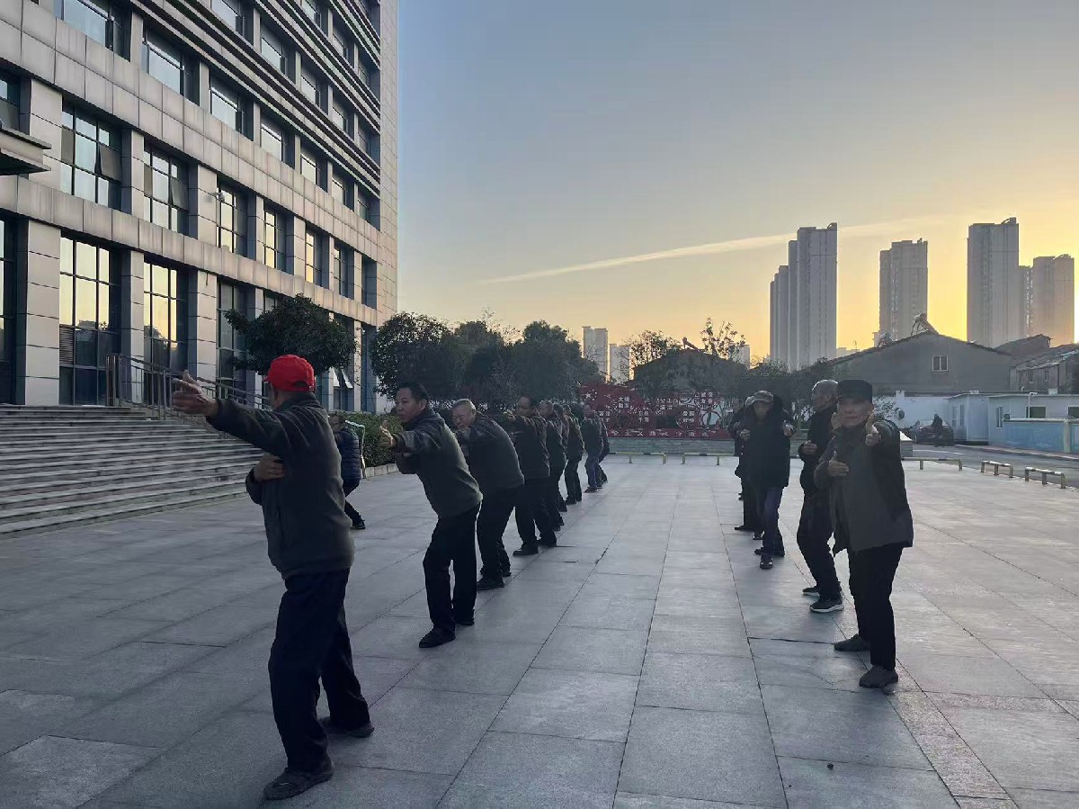 11.21早晨八段锦操.jpg