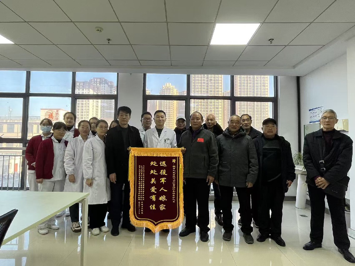 内分泌授旗合照.jpg